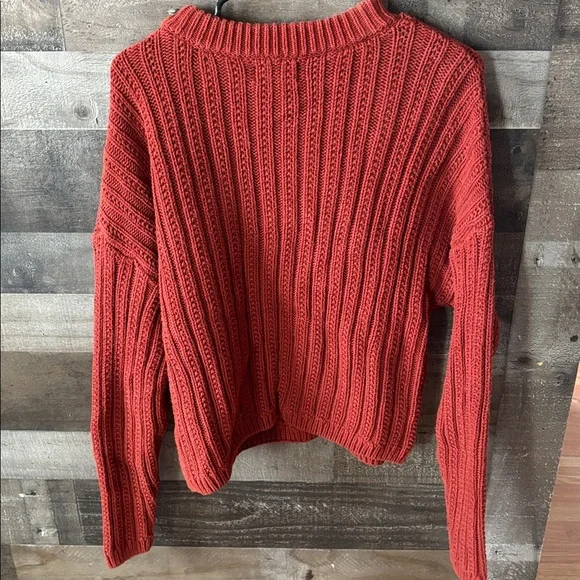 Universal Thread Sweater - Picture 4 of 5
